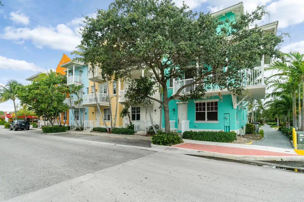 810 3rd Avenue N Lake Worth Beach FL 33460