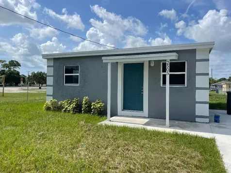 2505 Avenue L Fort Pierce FL 34947