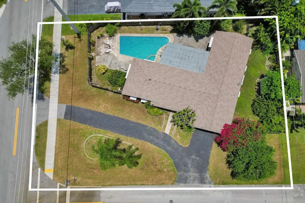 2877 NE 23rd Avenue Lighthouse Point FL 33064