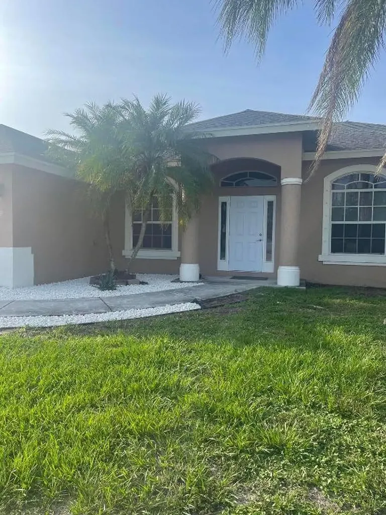 276 SW Tulip Boulevard Port St Lucie FL 34953