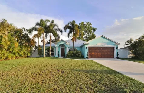 808 SW Mccoy Avenue Port St Lucie FL 34953