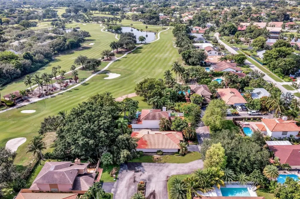 9764 SW 1st Street Plantation FL 33324