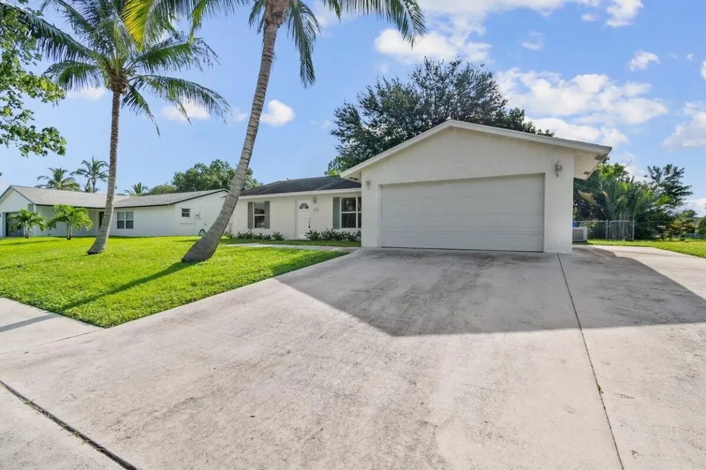 186 Martin Circle Royal Palm Beach FL 33411