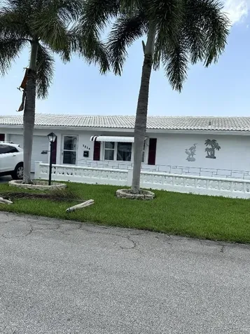 1514 SW 21st Street Boynton Beach FL 33426