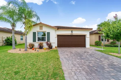 7855 NW Greenbank Circle Port St Lucie FL 34987