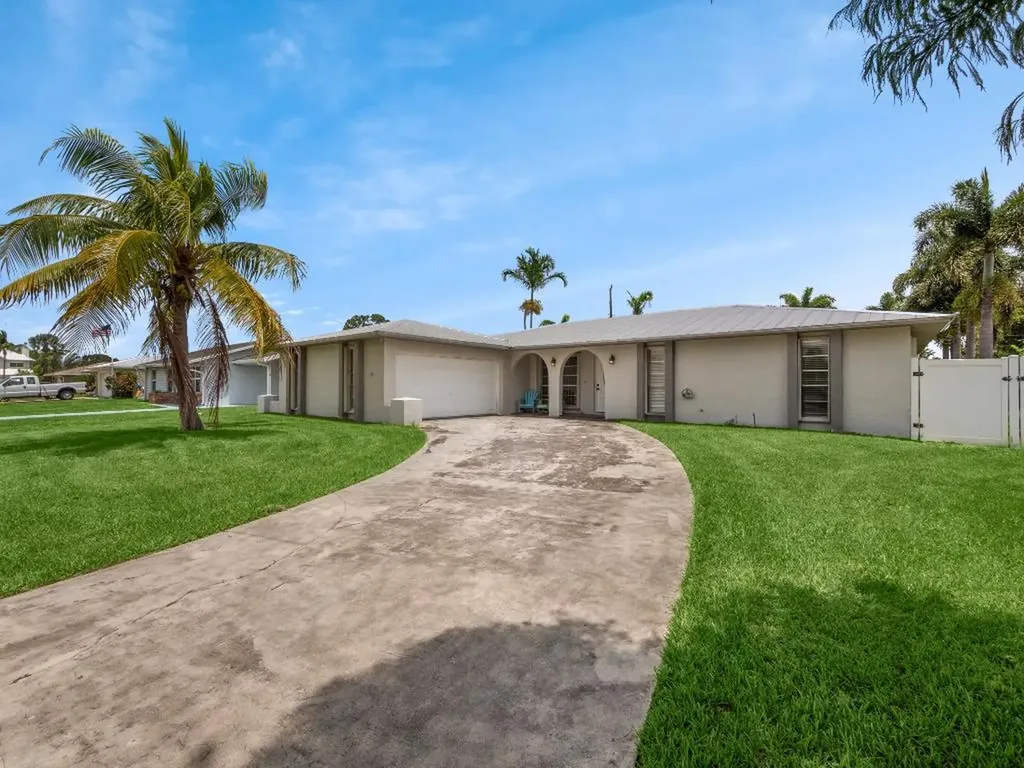 351 SE Galleon Lane Port St Lucie FL 34983
