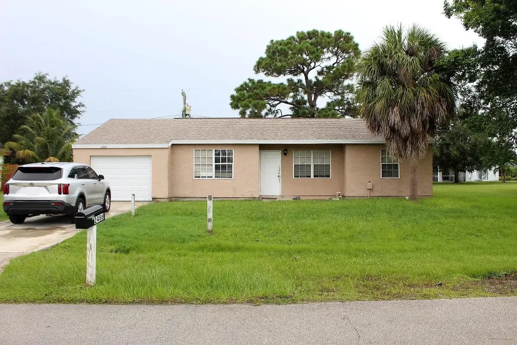 2486 SE Rock Springs Drive Port St Lucie FL 34952