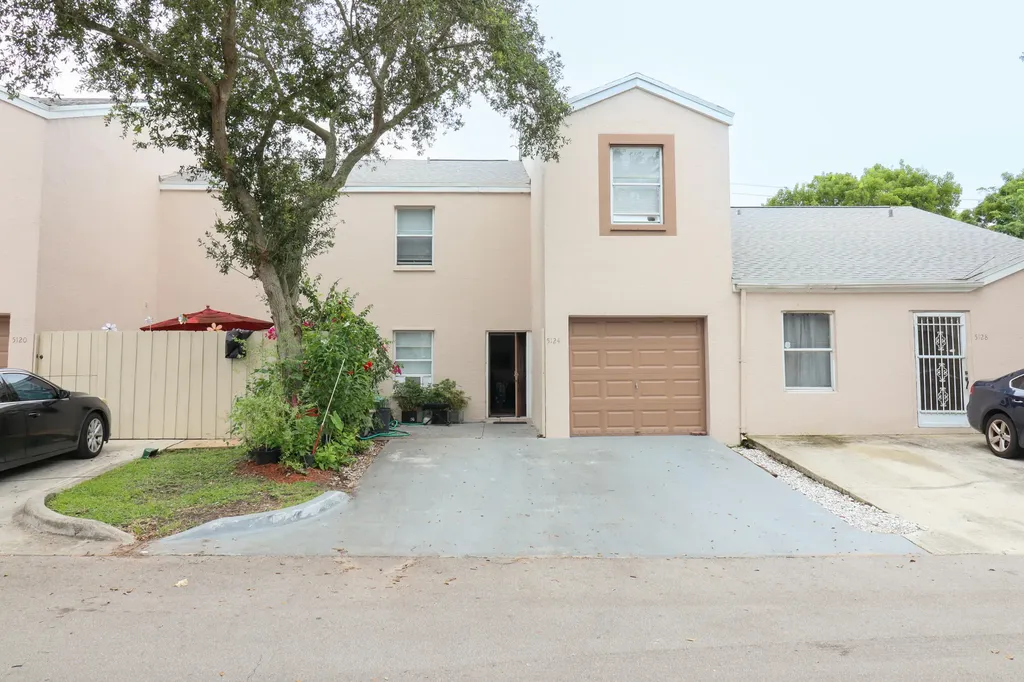 5124 Pine Abbey Drive S West Palm Beach FL 33415