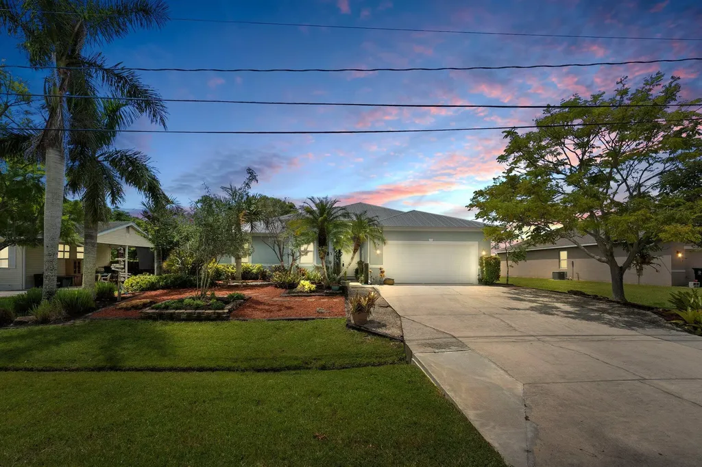 1274 SW Emerald Avenue Port St Lucie FL 34953