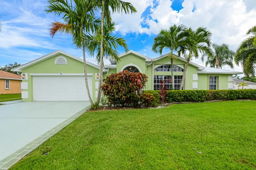 6820 Dickinson Terrace Port St Lucie FL 34952