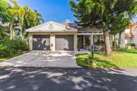 13 Hawthorne Lane Boynton Beach FL 33426