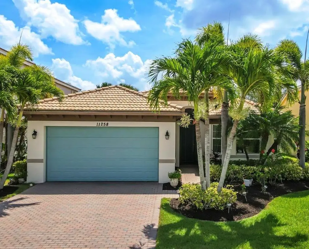 11258 SW Kingslake Circle Port St Lucie FL 34987