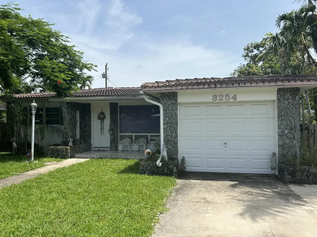 3254 Lincoln Street Hollywood FL 33021