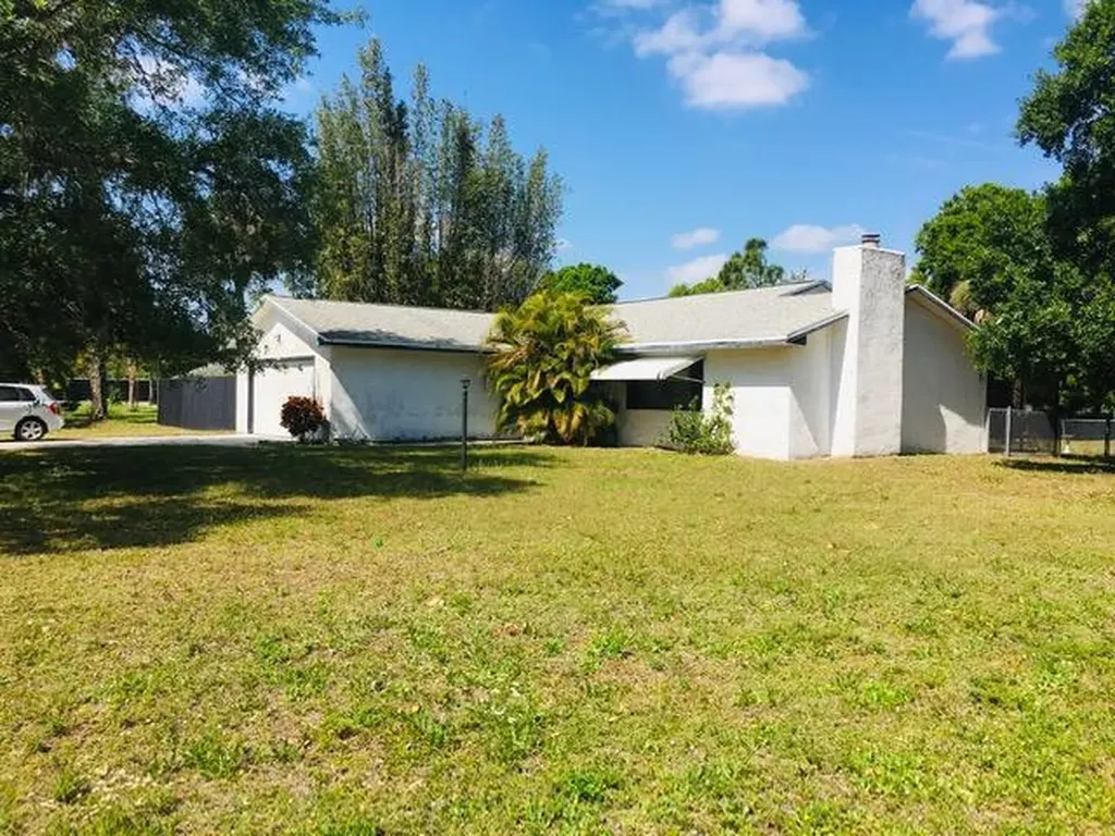7302 Deland Avenue Fort Pierce FL 34951