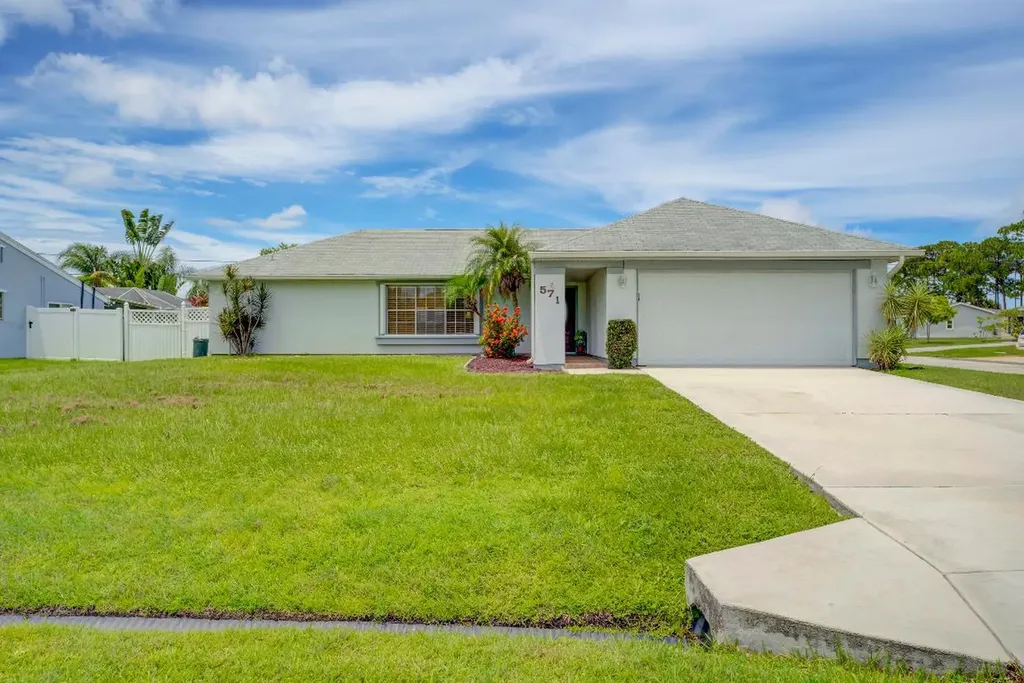 571 SE Seahouse Drive Port St Lucie FL 34983