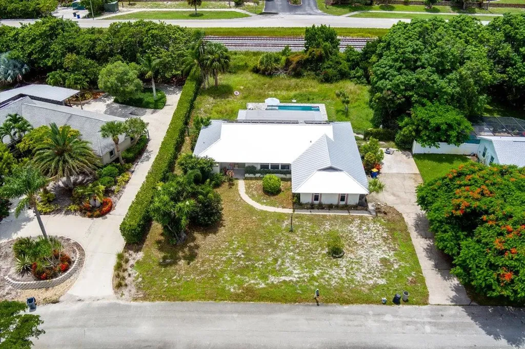 8233 SE Cumberland Circle Hobe Sound FL 33455