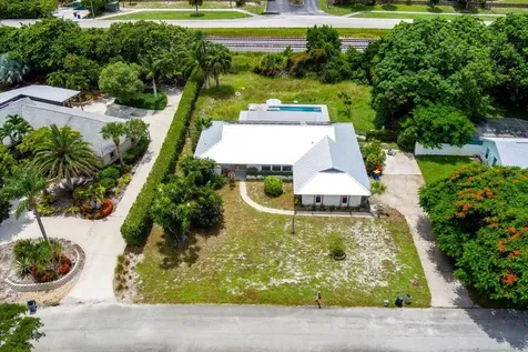 8233 SE Cumberland Circle Hobe Sound FL 33455