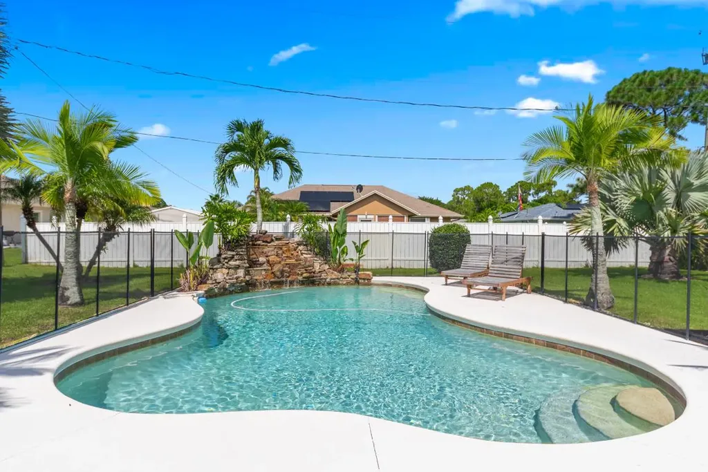 712 NW Viscaya Street Port St Lucie FL 34983