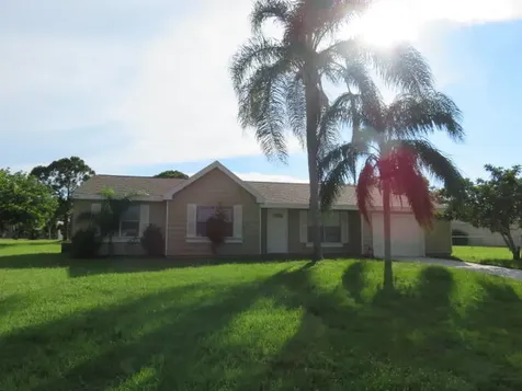 374 SW Eastport Circle Port St Lucie FL 34953