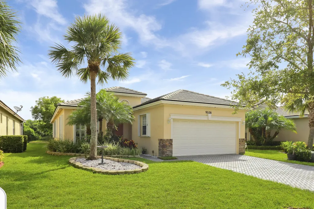 9528 SW Flowermound Circle Port St Lucie FL 34987