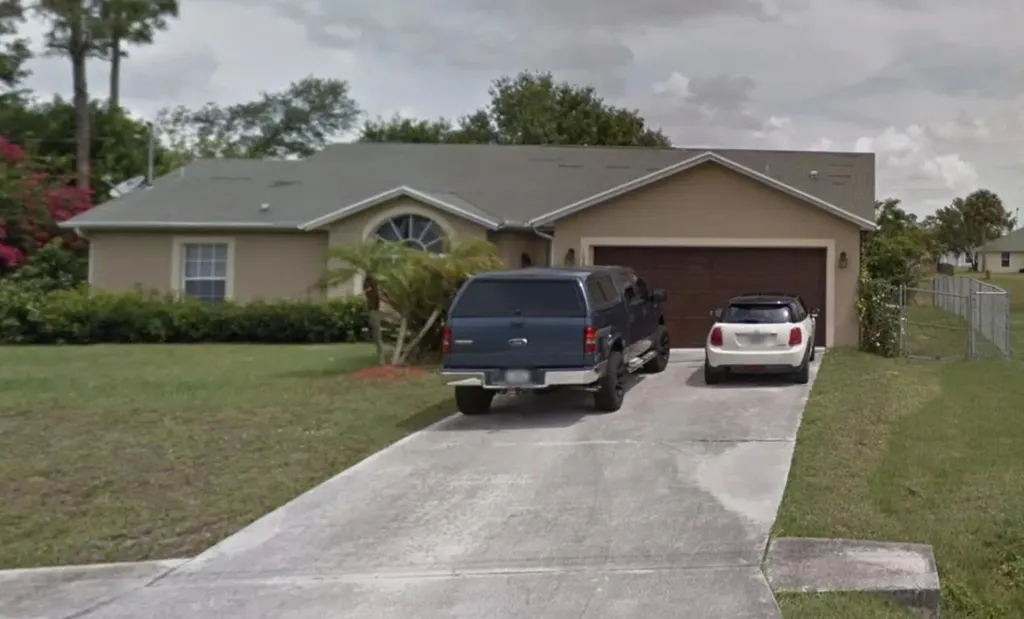 1069 SW Jacqueline Avenue Port St Lucie FL 34953