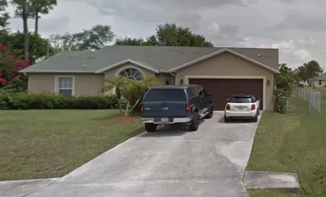 1069 SW Jacqueline Avenue Port St Lucie FL 34953