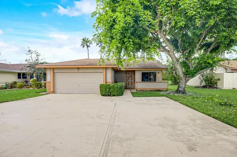 8 Cambridge Place Boynton Beach FL 33426