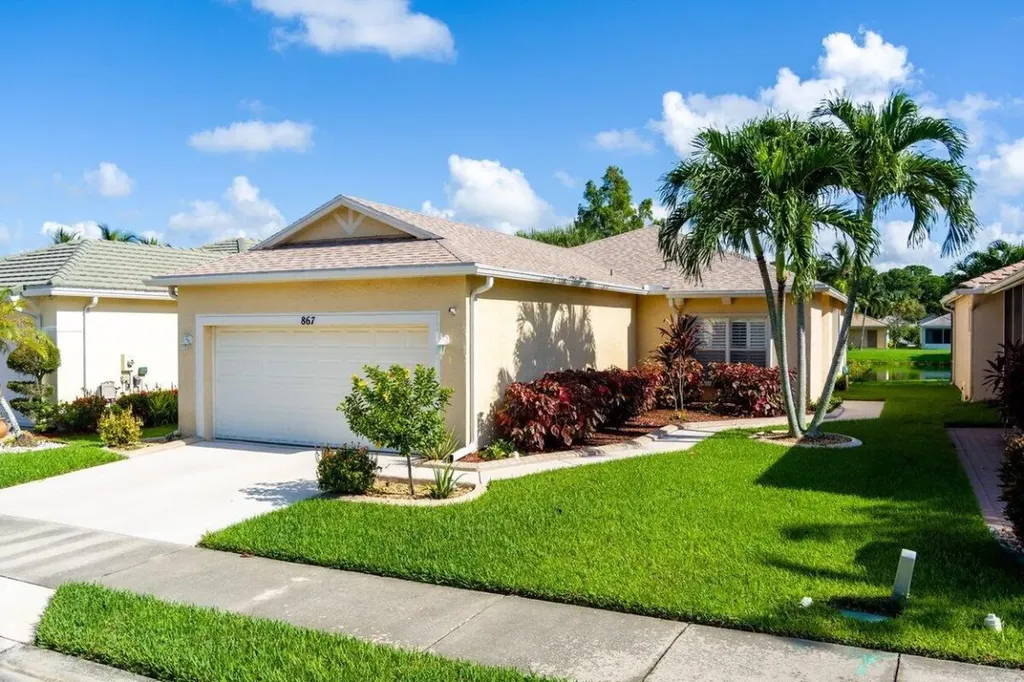867 SW Rocky Bayou Terrace Port St Lucie FL 34986