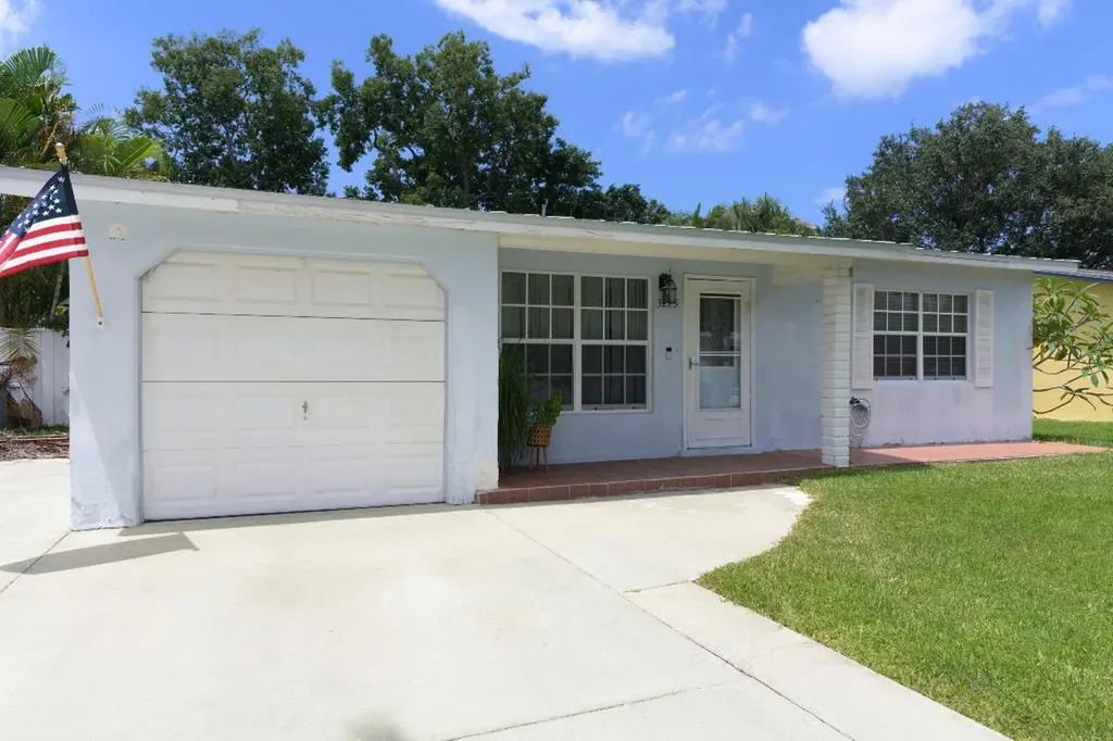 3229 SE Cypress Street Stuart FL 34997