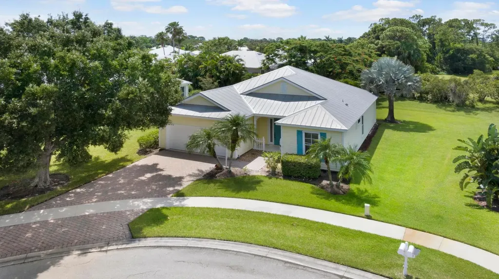 417 NE Deep Water Cove Port St Lucie FL 34983