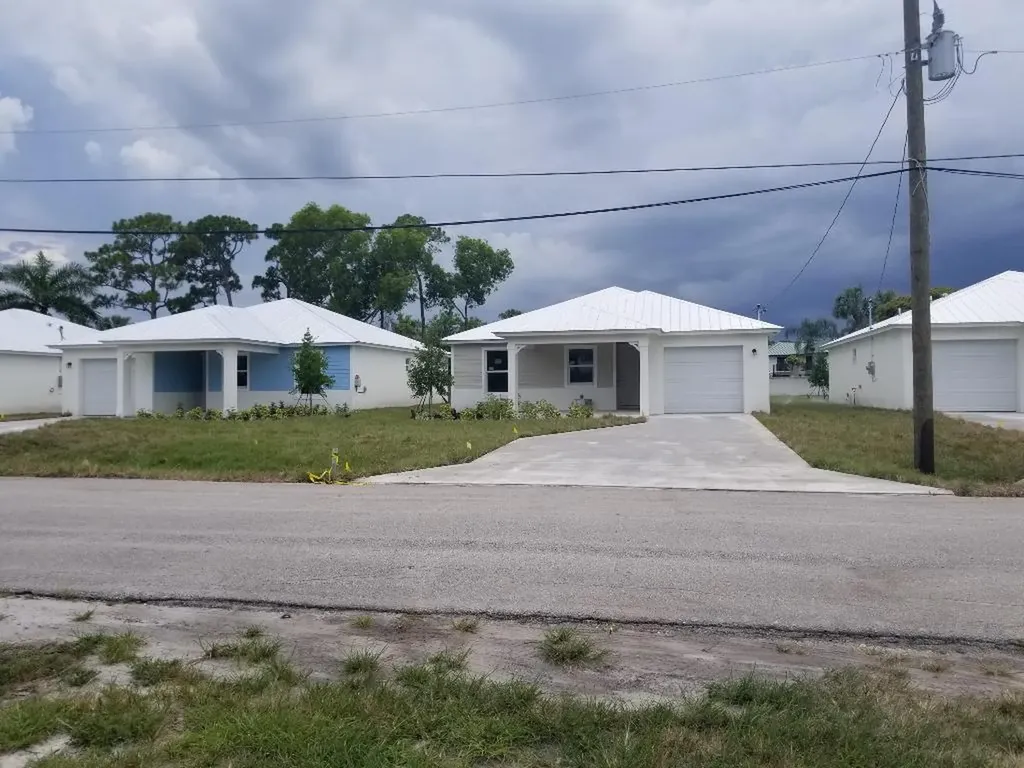4932 SE Kingfish Avenue Stuart FL 34997