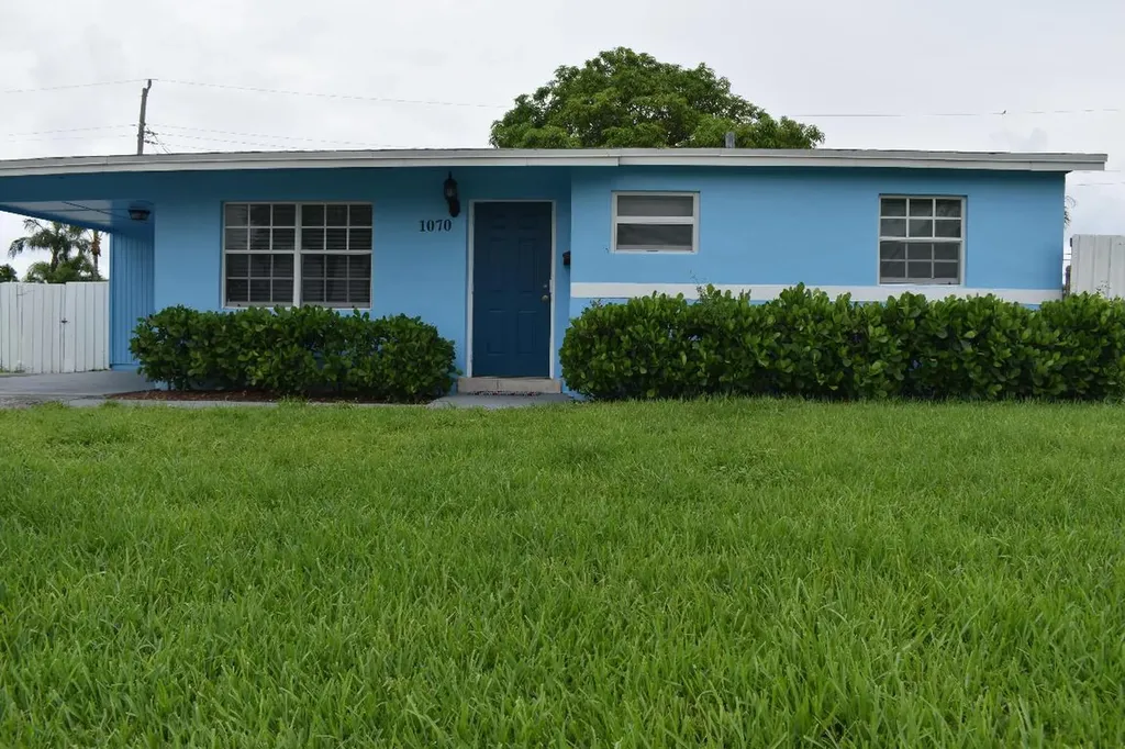 1070 W 1st Street Riviera Beach FL 33404