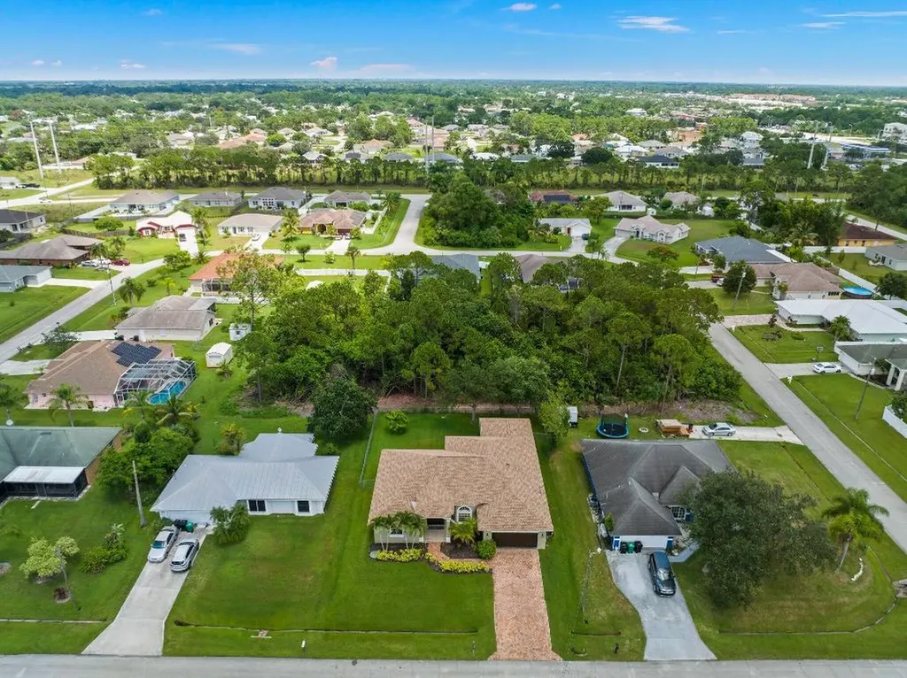 2551 SW Choctaw Street Port St Lucie FL 34953