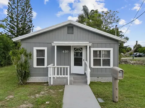 420 N 10th Street Fort Pierce FL 34950