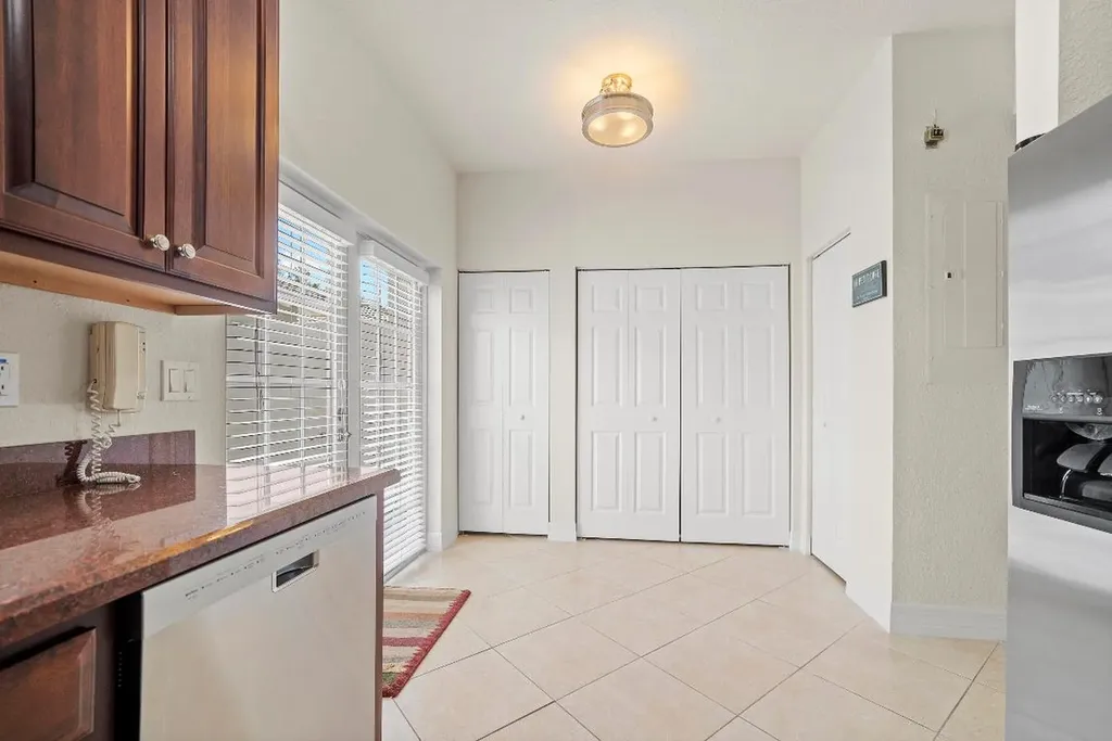 948 NW 18th Avenue Boca Raton FL 33486