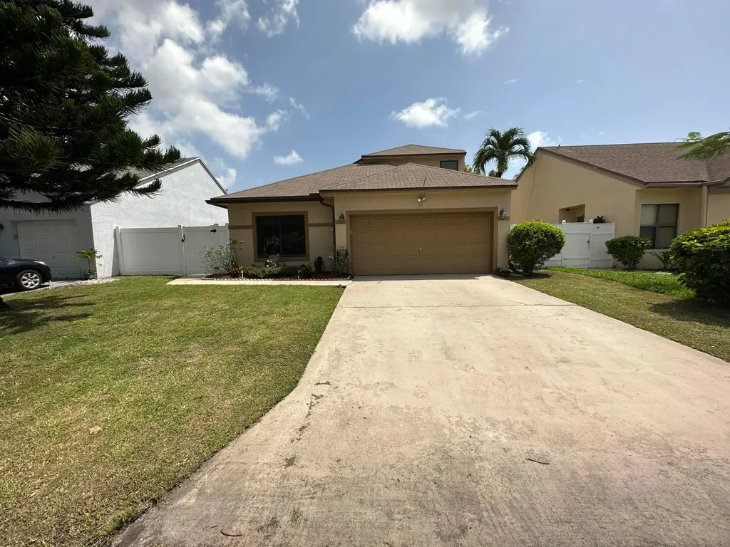 80 Tara Lakes Drive W Boynton Beach FL 33436