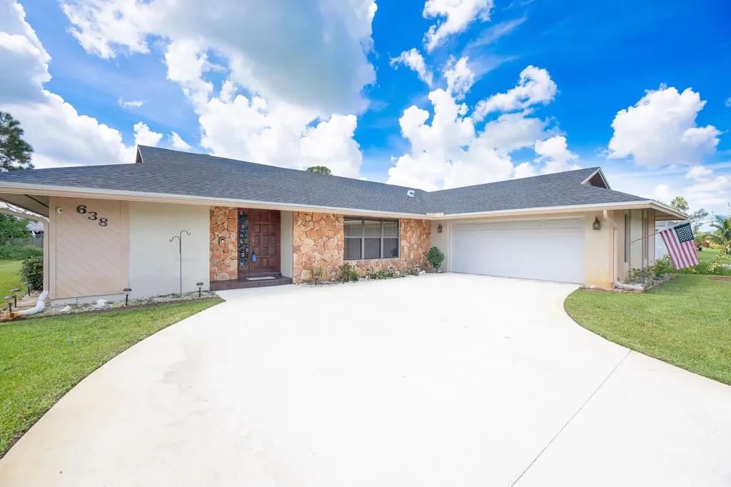 638 SE Walters Terrace Port St Lucie FL 34983