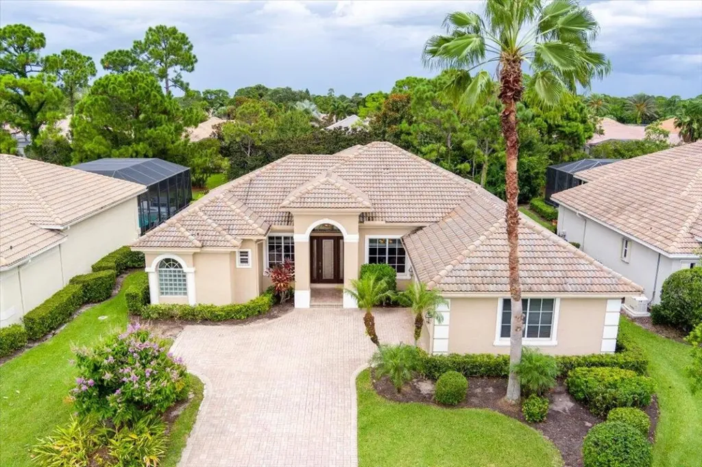 8033 Links Way Port St Lucie FL 34986