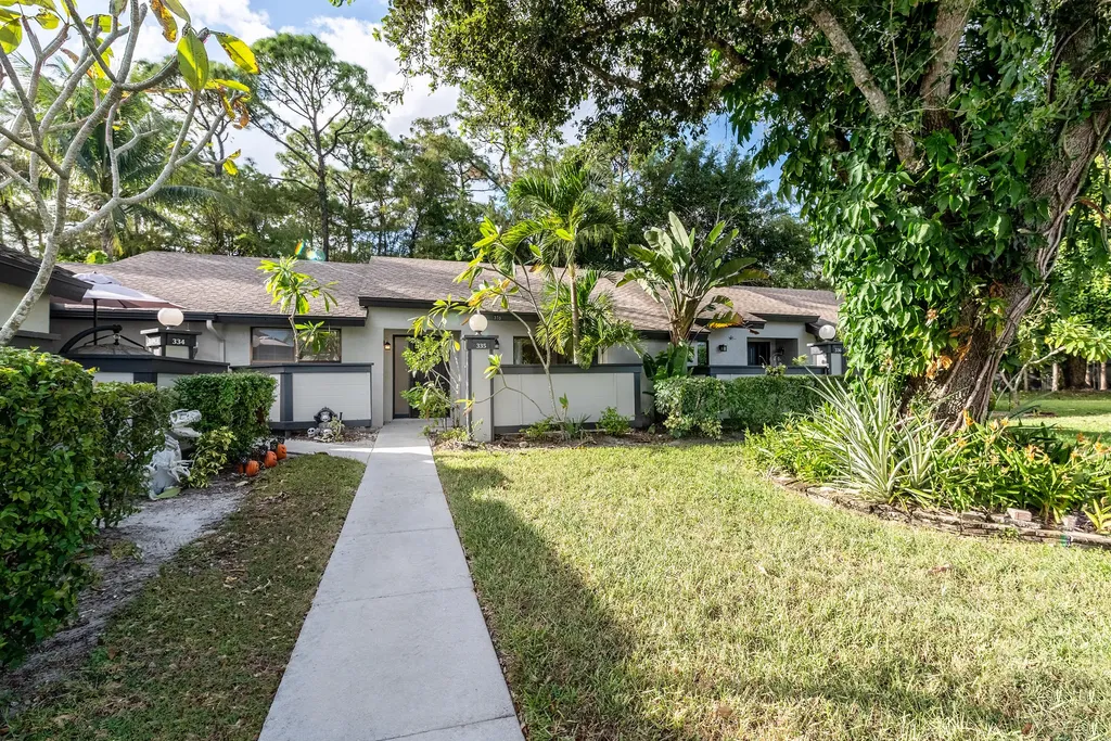 335 Pennington Court Royal Palm Beach FL 33411