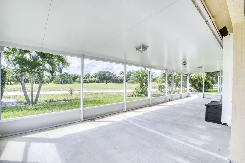 306 Moccasin Trail W Jupiter FL 33458
