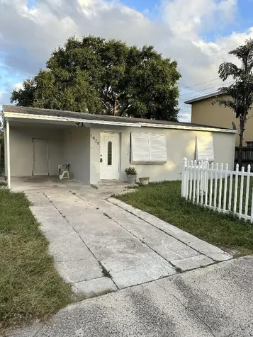 1426 S M Street Lake Worth Beach FL 33460