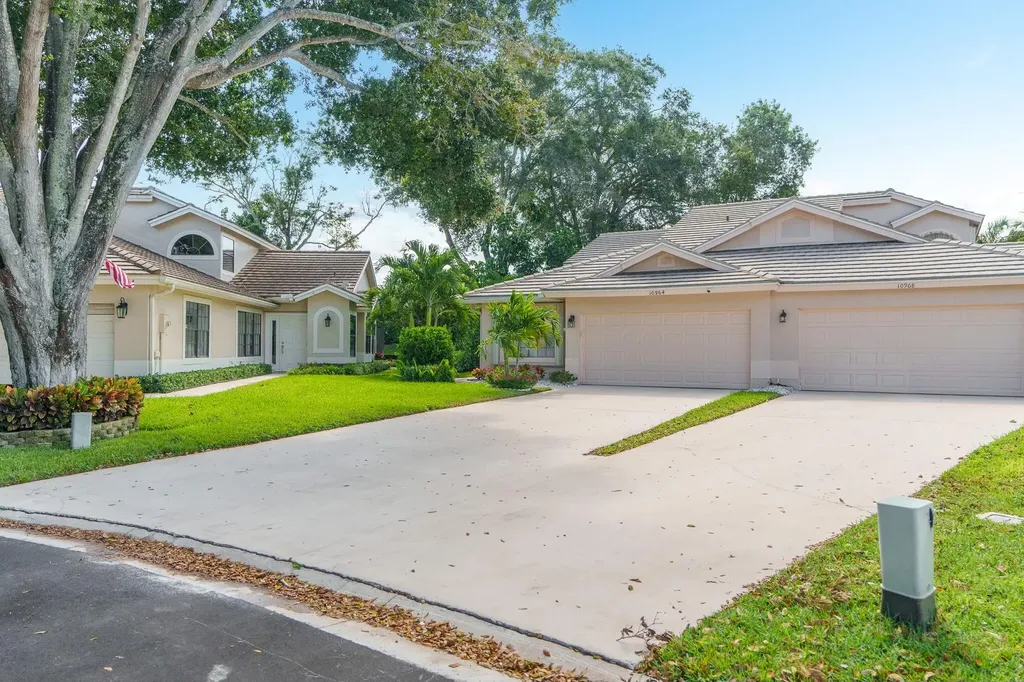 10964 Stafford Circle S Boynton Beach FL 33436