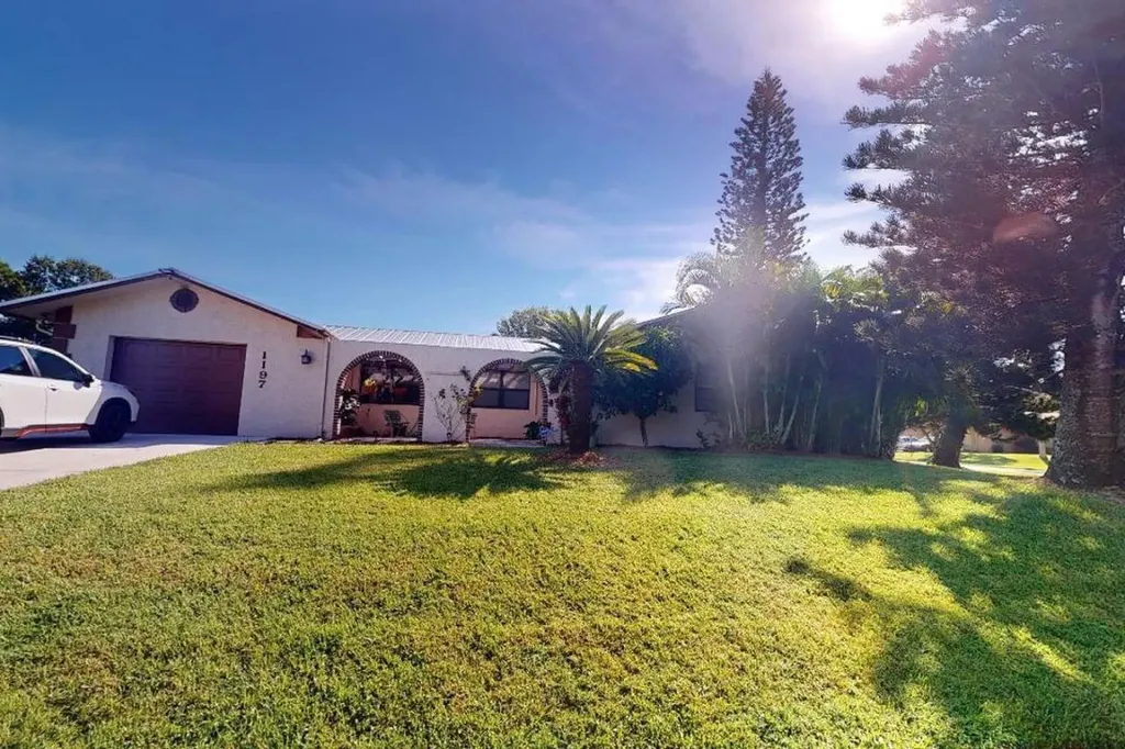 1197 SW Ithaca Street Port St Lucie FL 34983