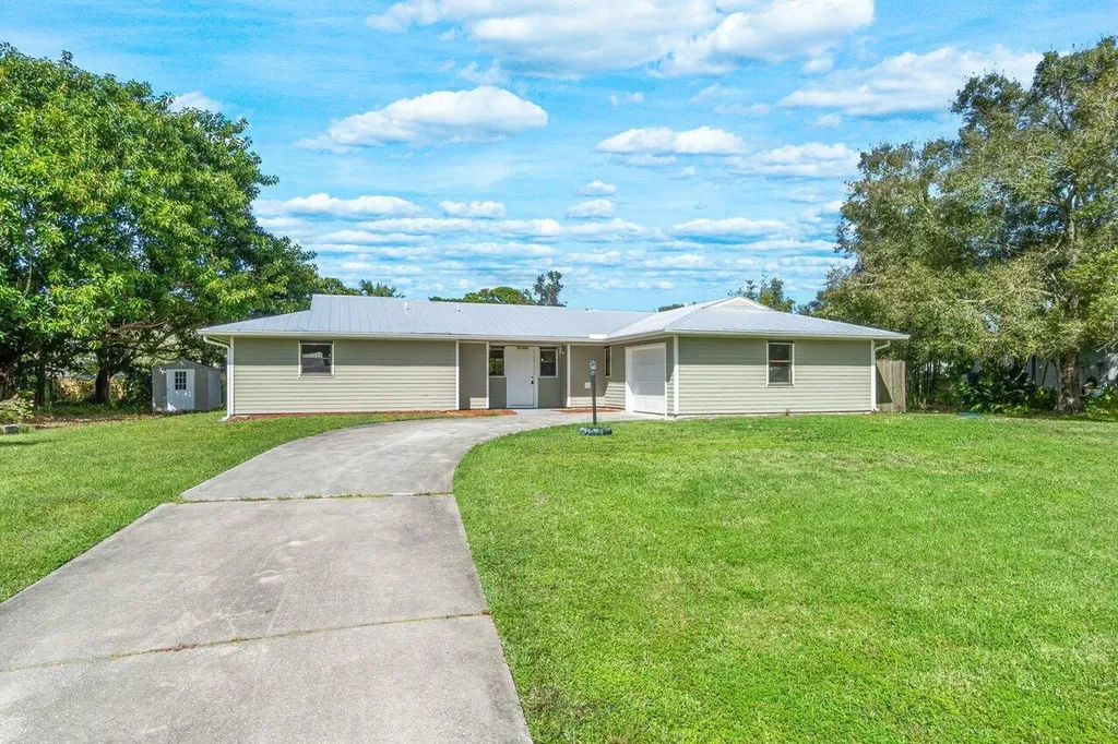 7106 Pensacola Road Fort Pierce FL 34951