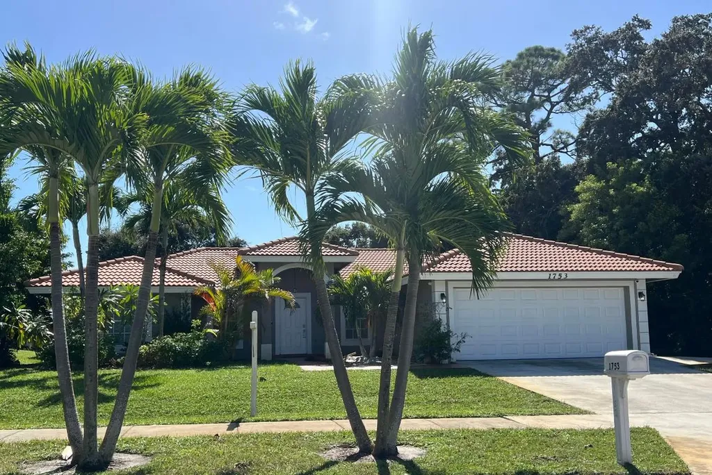 1753 17th Avenue N Lake Worth Beach FL 33460