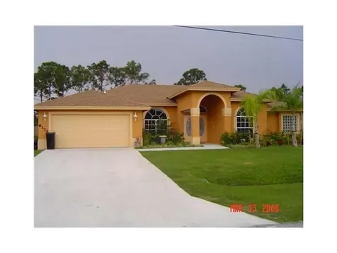 6173 NW East Deville Circle Port St Lucie FL 34986
