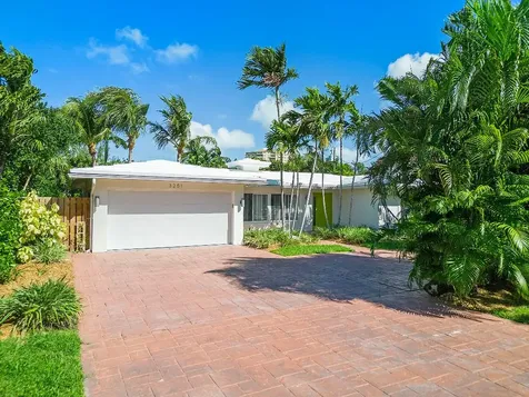 3251 Aqua Vista Drive Pompano Beach FL 33062