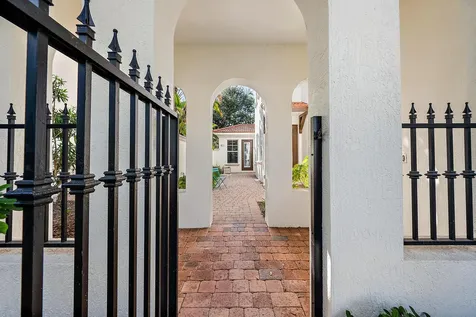 885 Taft Court Palm Beach Gardens FL 33410