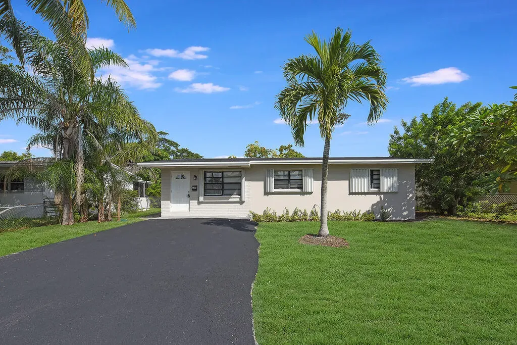537 NW 9th Avenue Boynton Beach FL 33435