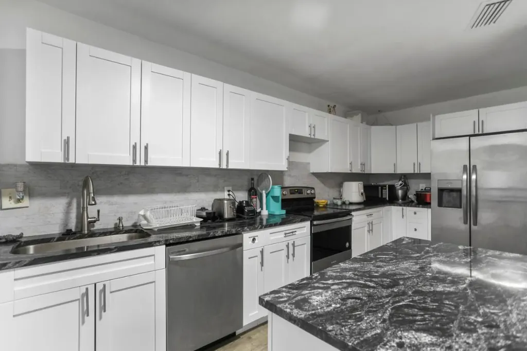 3553 Inverrary Boulevard W Lauderhill FL 33319